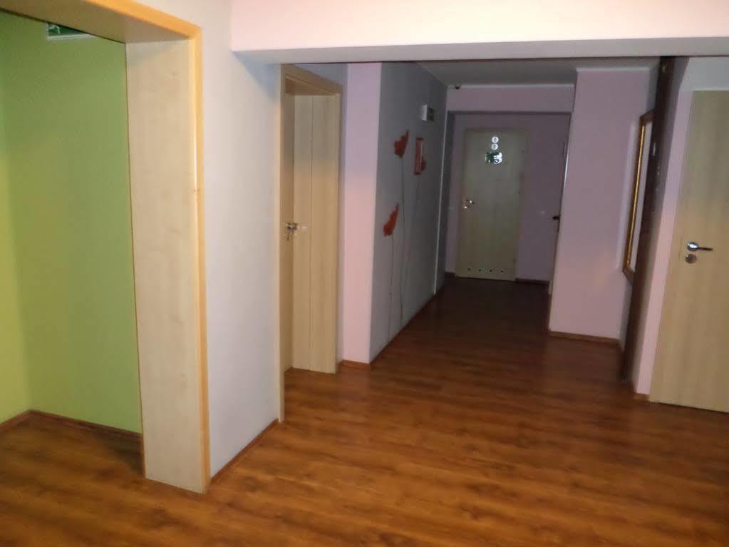 Hostel Krokodyl Warsaw Exterior photo