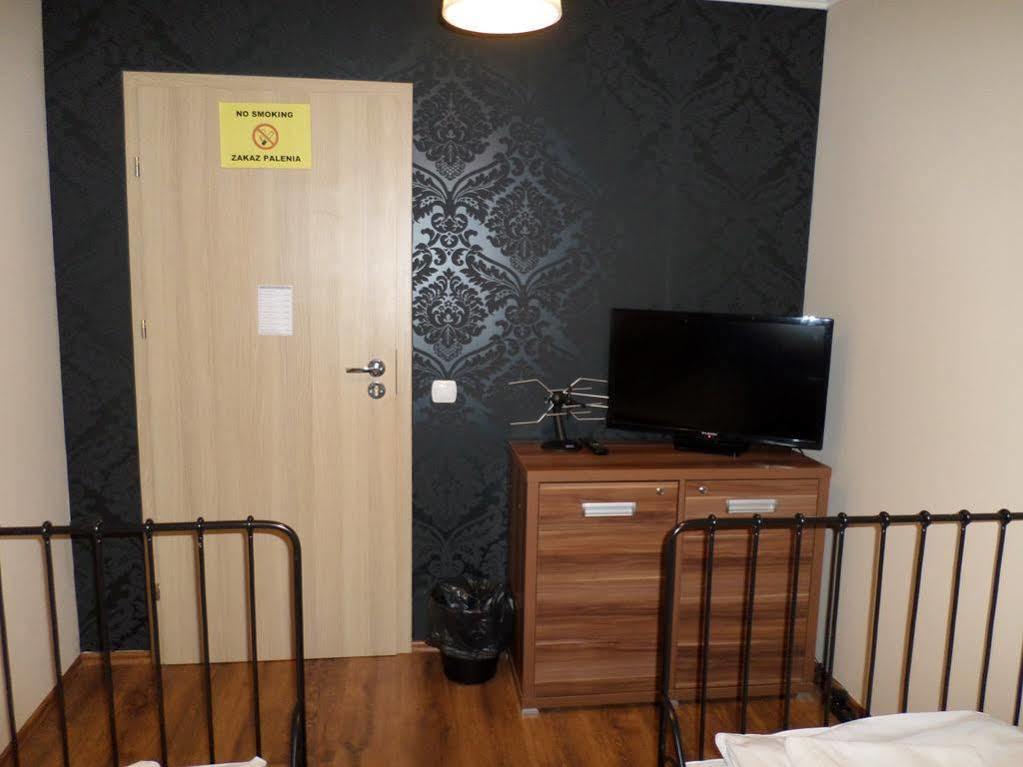 Hostel Krokodyl Warsaw Exterior photo